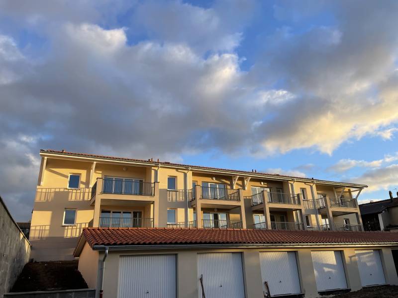 Faire appel à une entreprise de construction pour réaliser un bâtiment de 8 logements et 5 villas à Boisse dans l'Ain